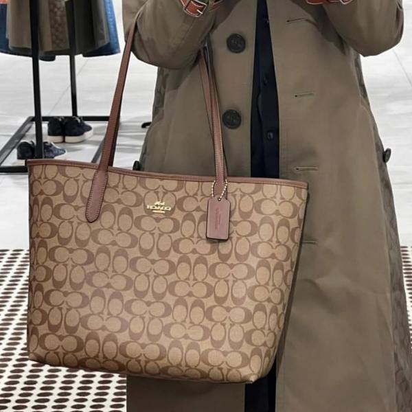 Coach Signature City Tote Bag With OG Box & Dust Bag