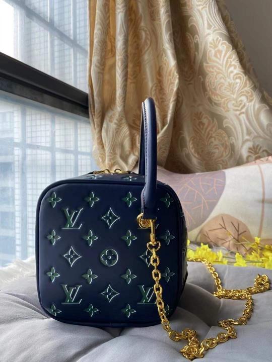 Louis Vuitton LV Limited Edition 2025 New Square Bag With Dust Bag