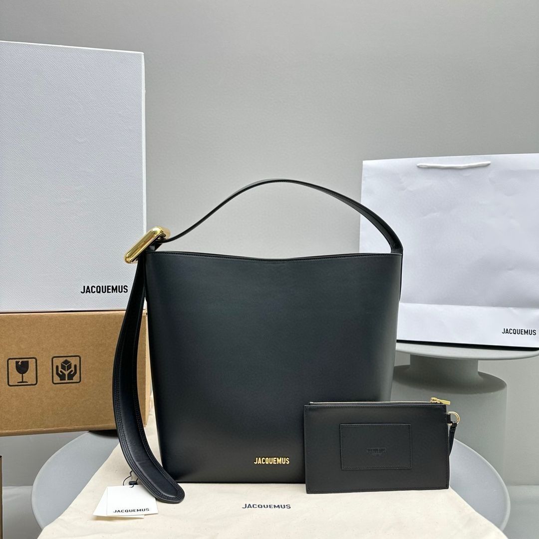 JACQUEMUS LE PETIT REGALO BUCKET BAG IN TOWN
