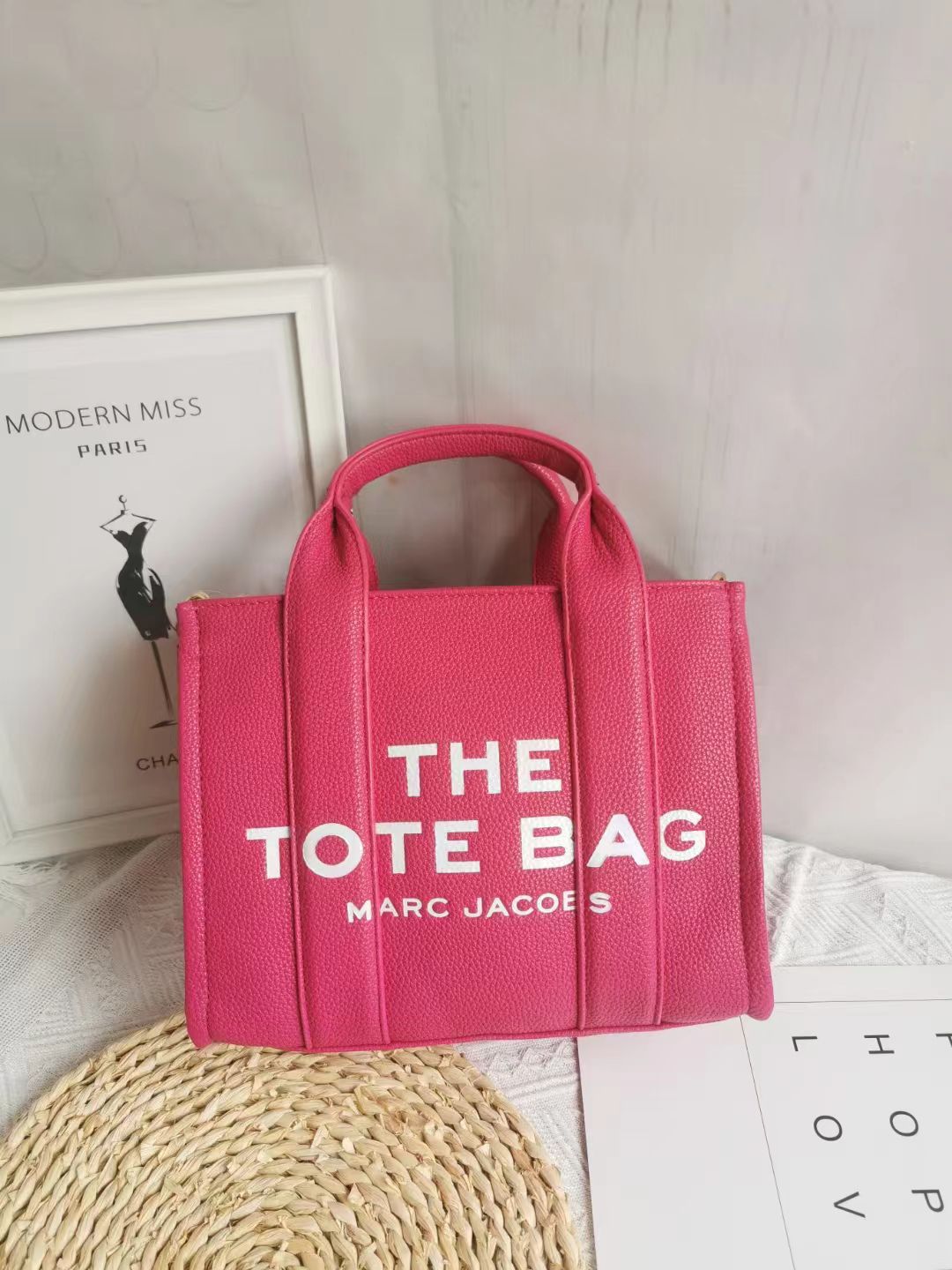 Marc Jacobs Medium The Tote Bag With OG Box & Dust Bag