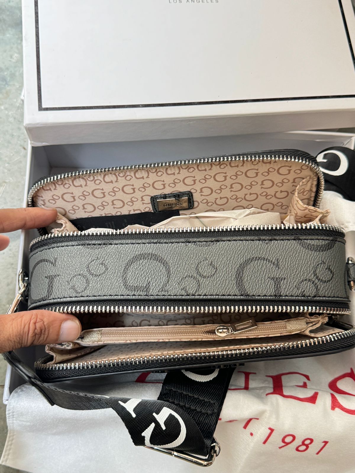 GUESS SNAPSHOT CAMERA SLING