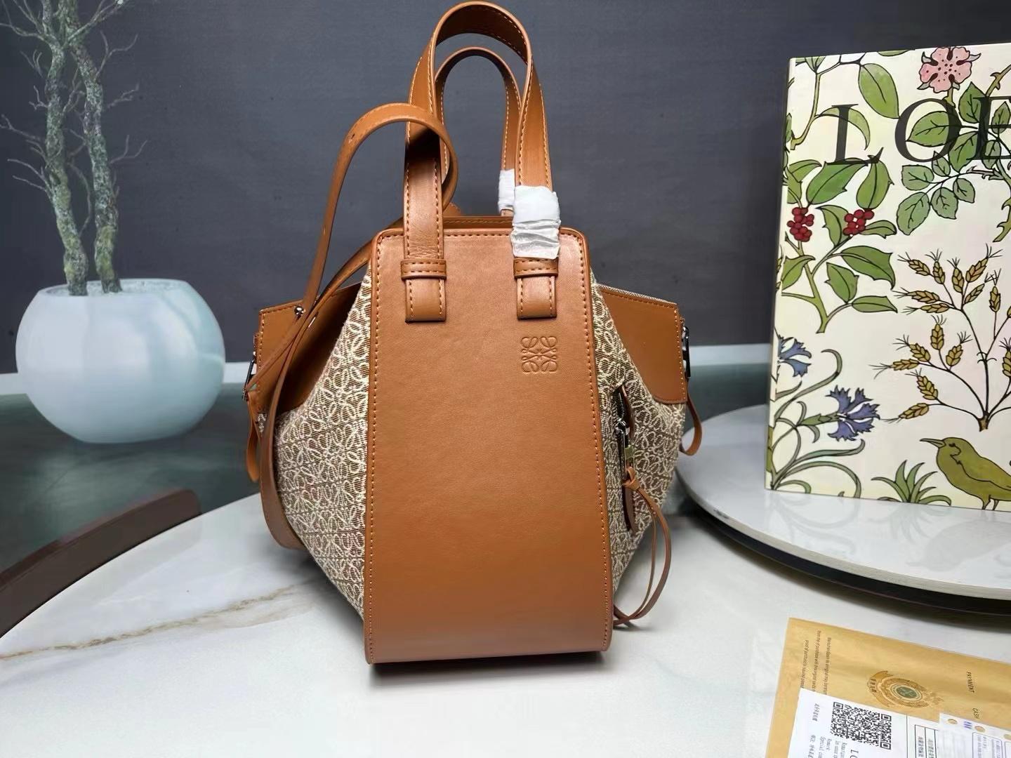 LEOWE HAMMOCK HANDBAG IN ANAGRAM JACQUARD