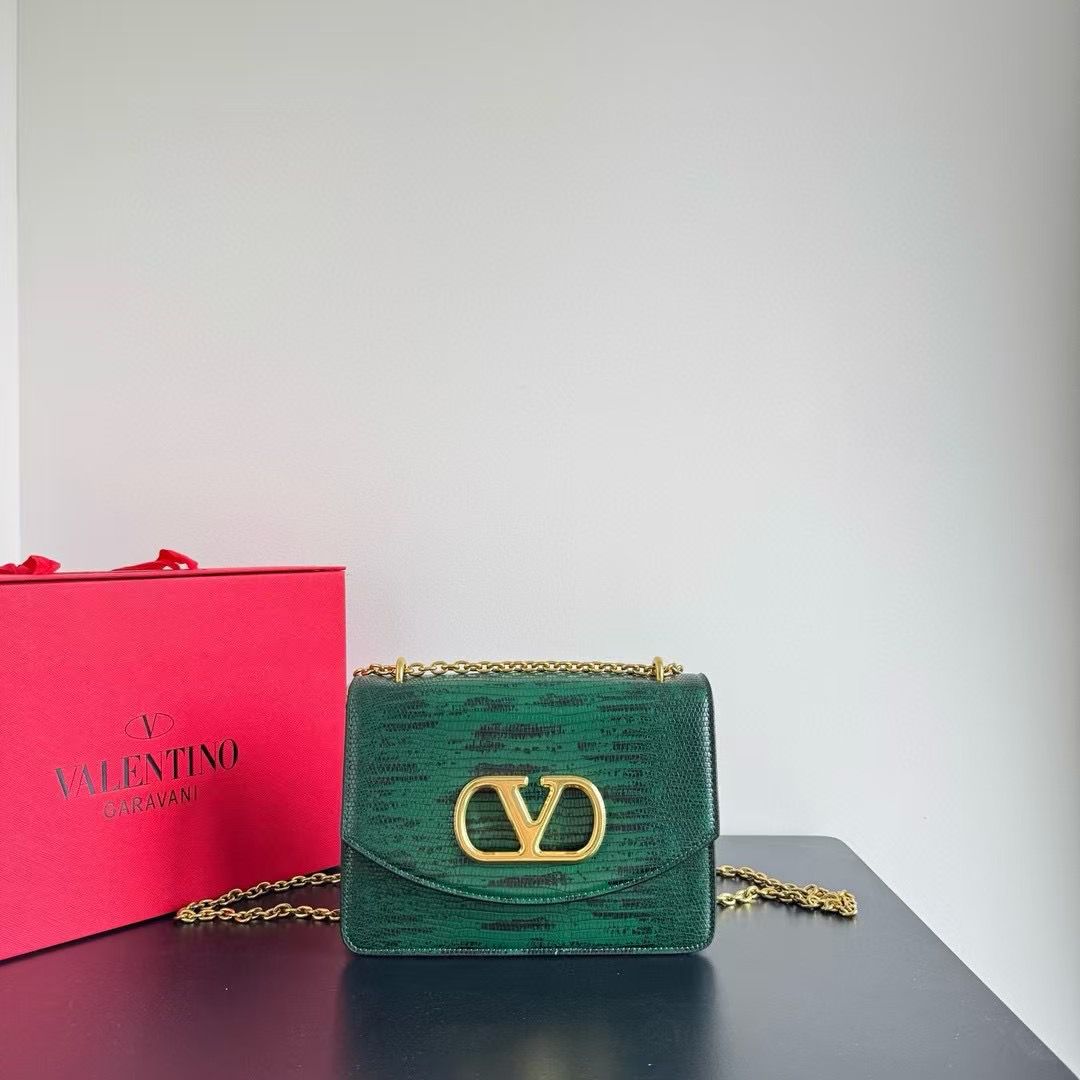 VALENTINO GARAVANI VAIN SHOULDER BAGS