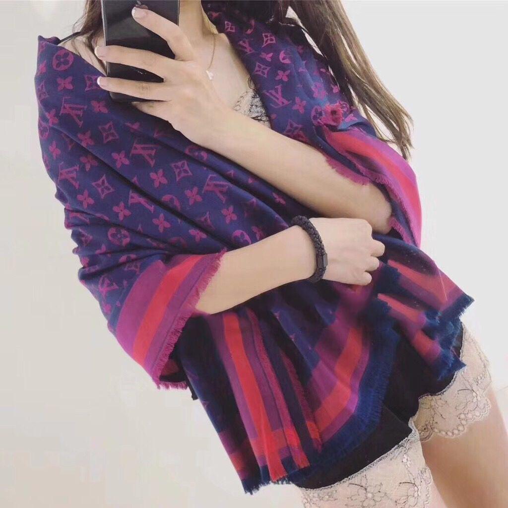 LOUIS VUITTON SEMI WOOLLEN STOLE