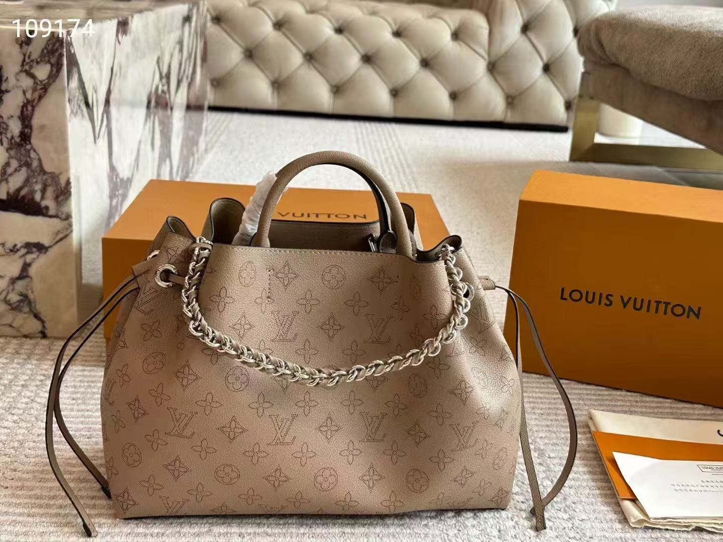 LOUIS VUITTON MAHINA BELLA TOTE