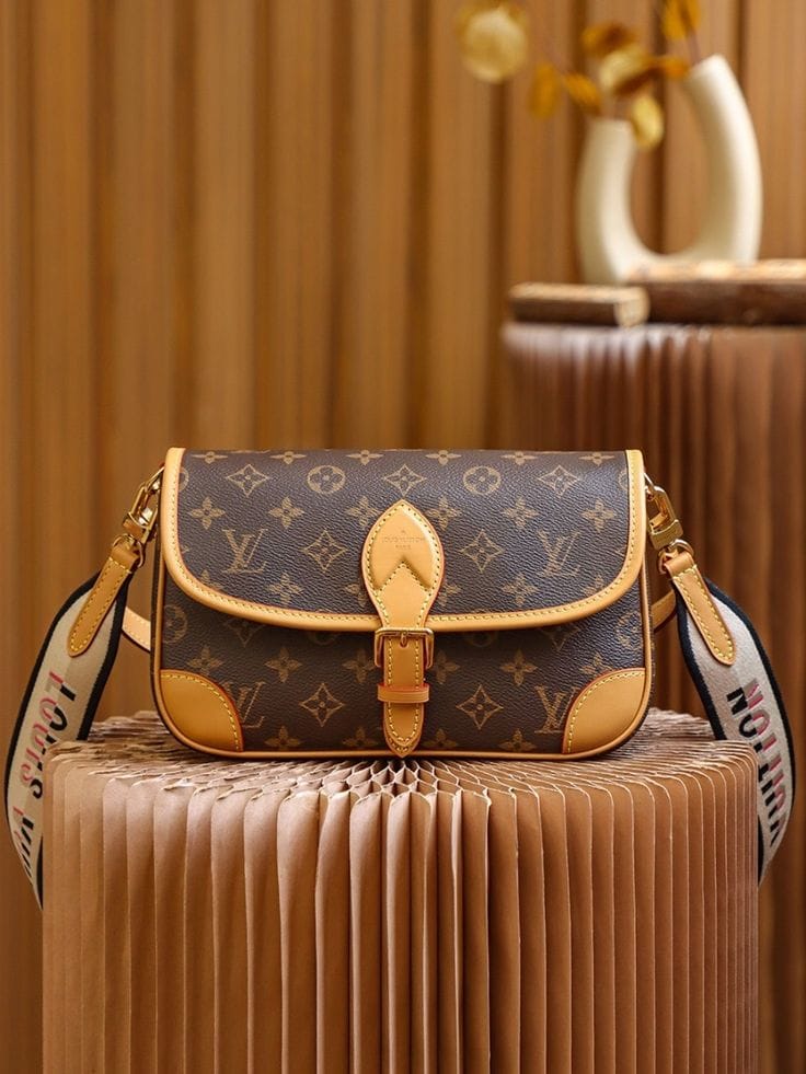 LOUIS VUITTON DIANE