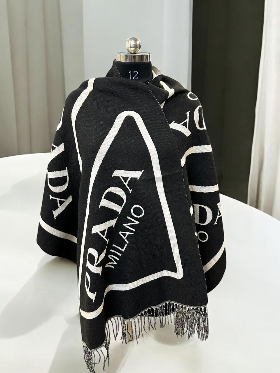 PRADA WOOLLEN STOLE