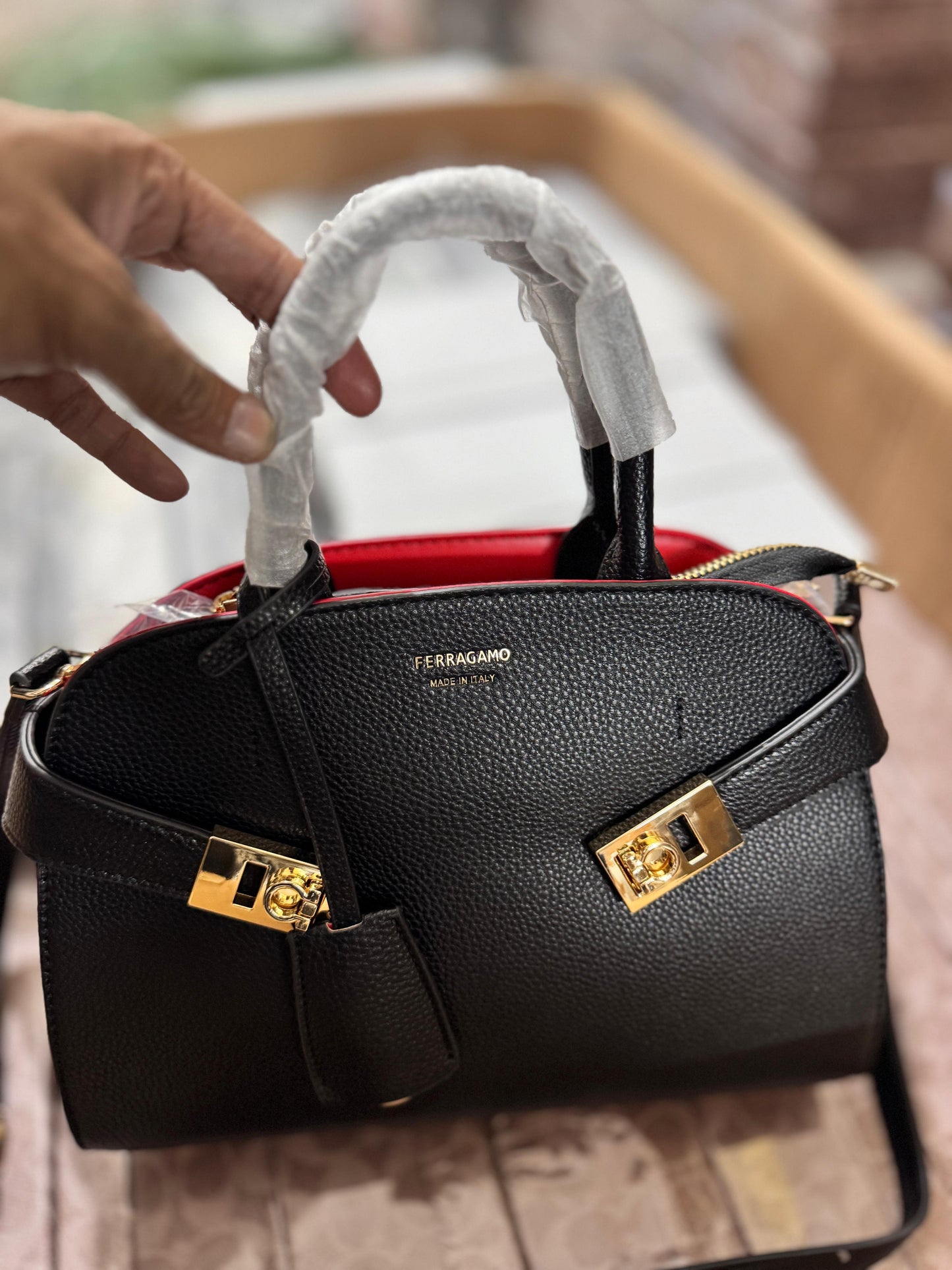 FERRAGAMO HUG HANDBAG
