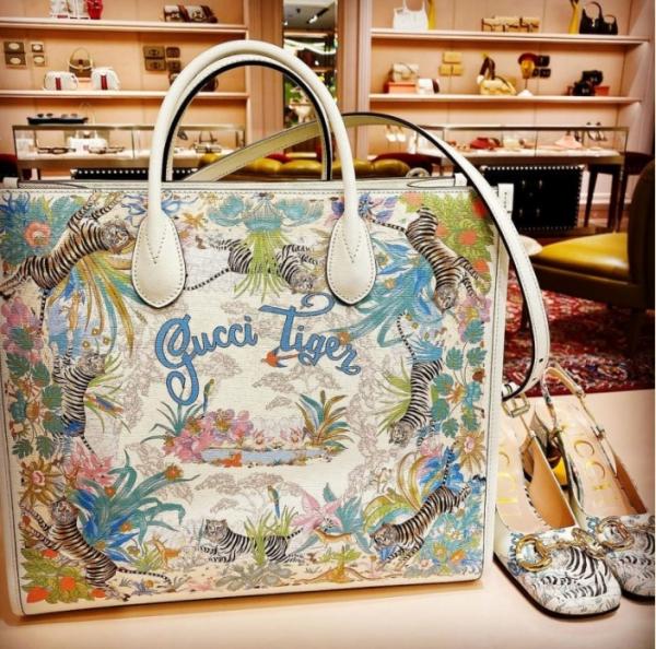 Gucci GG Shanghai Savanah Tiger Tote Bag With OG Magnetic Box & Dust Bag