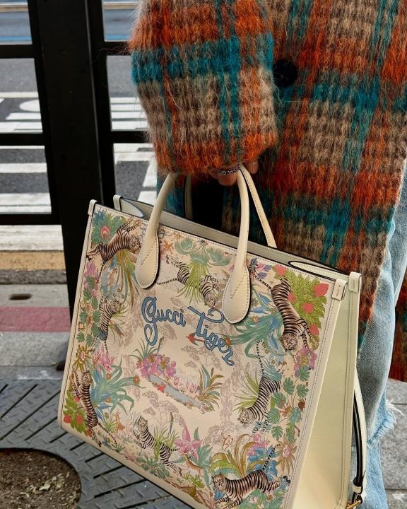Gucci GG Shanghai Savanah Tiger Tote Bag With OG Magnetic Box & Dust Bag