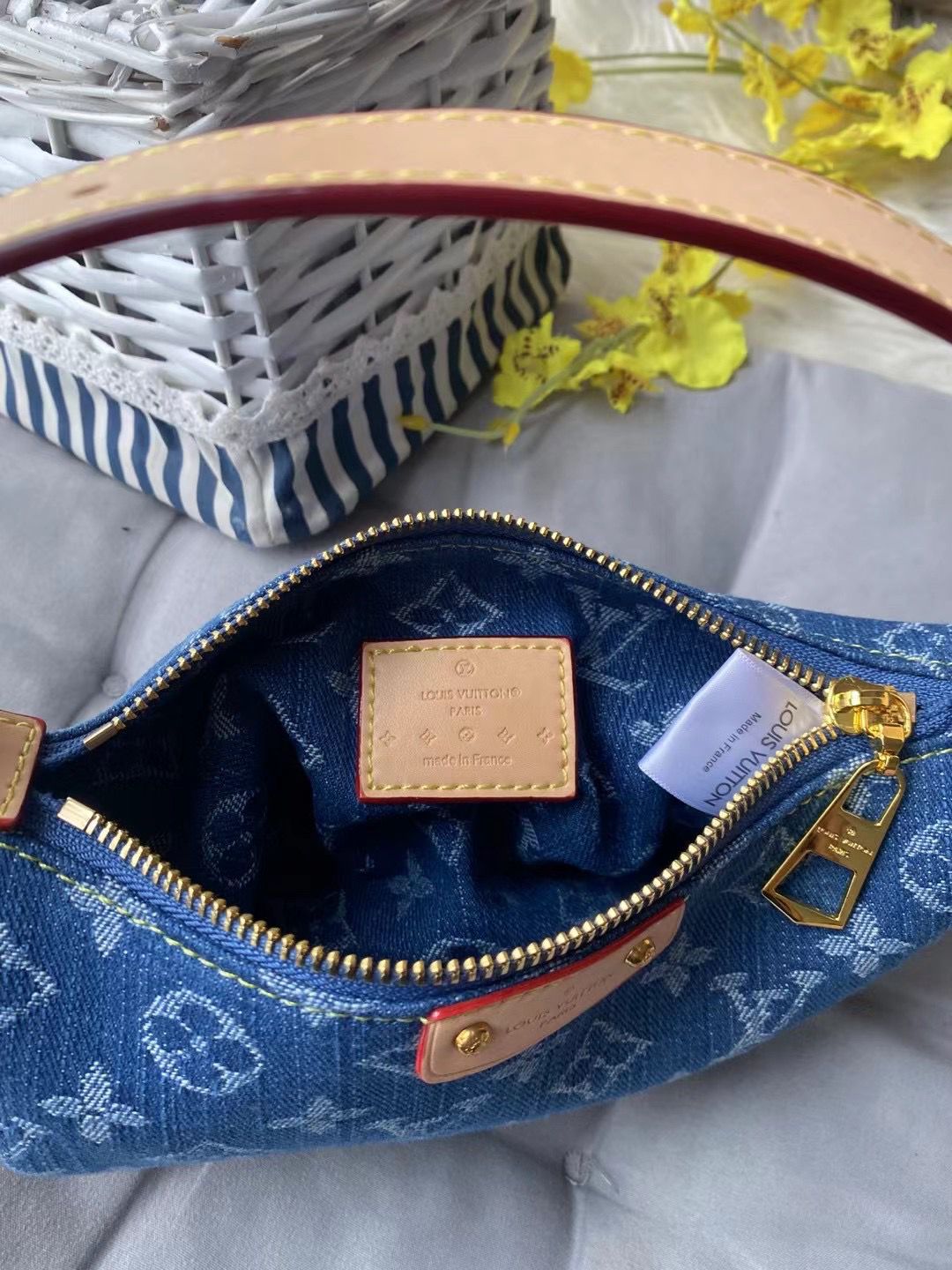 Louis Vuitton Hills Pochette Signature Denim And Signature