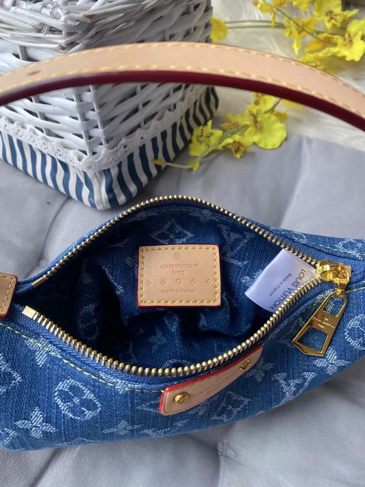 Louis Vuitton Hills Pochette Signature Denim And Signature