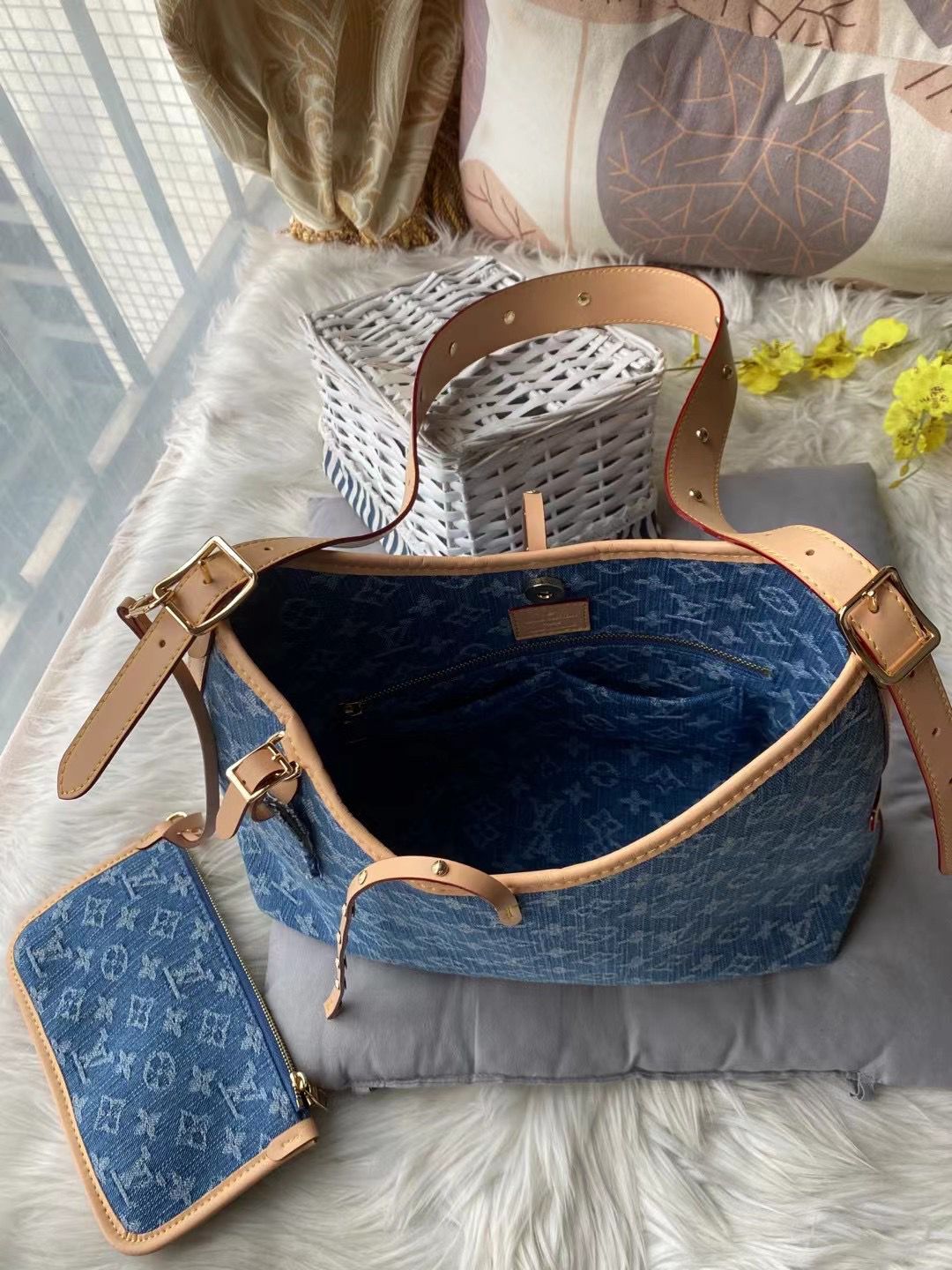Louis Vuitton Carryall Denim Signature Hobo