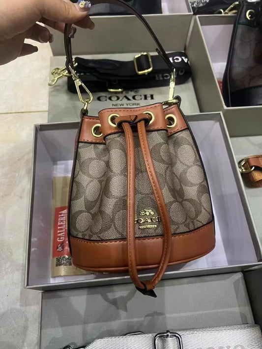 COACH BUCKET BAG