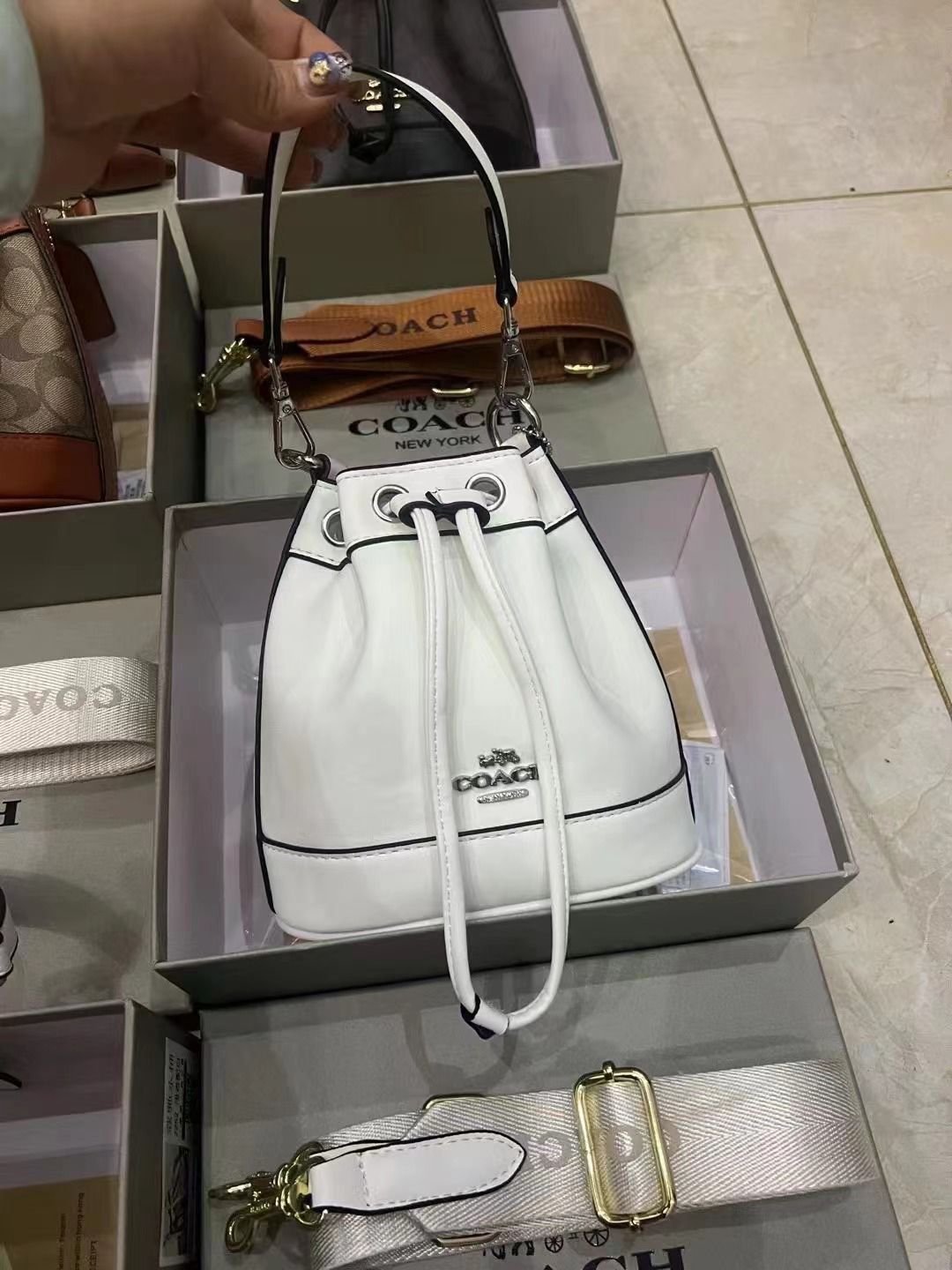 COACH BUCKET BAG