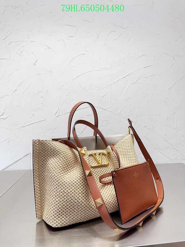 VALENTINO V LOGO STRAW PLAQUE TOTE BAG