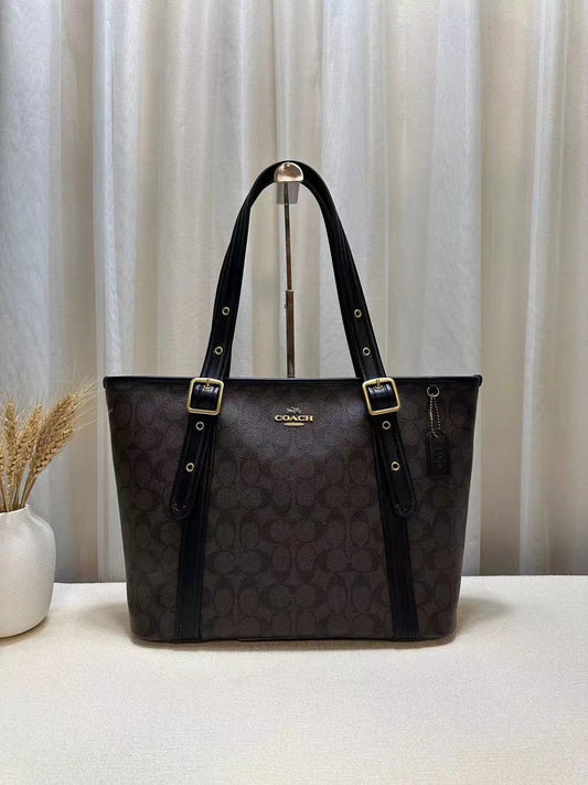 COACH ASHTON TOTE BOAT SHAPE TOTE