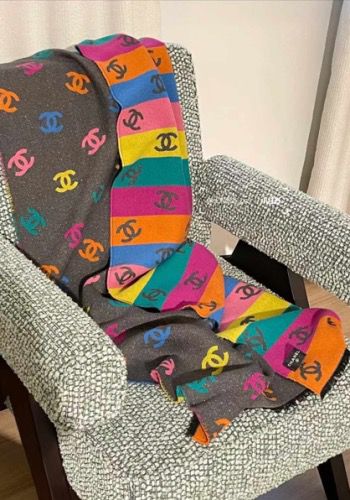 CHANEL WARM STOLE