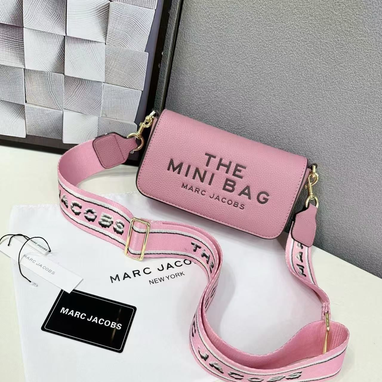 MARC JACOBS SMALL SHOULDER BAGS