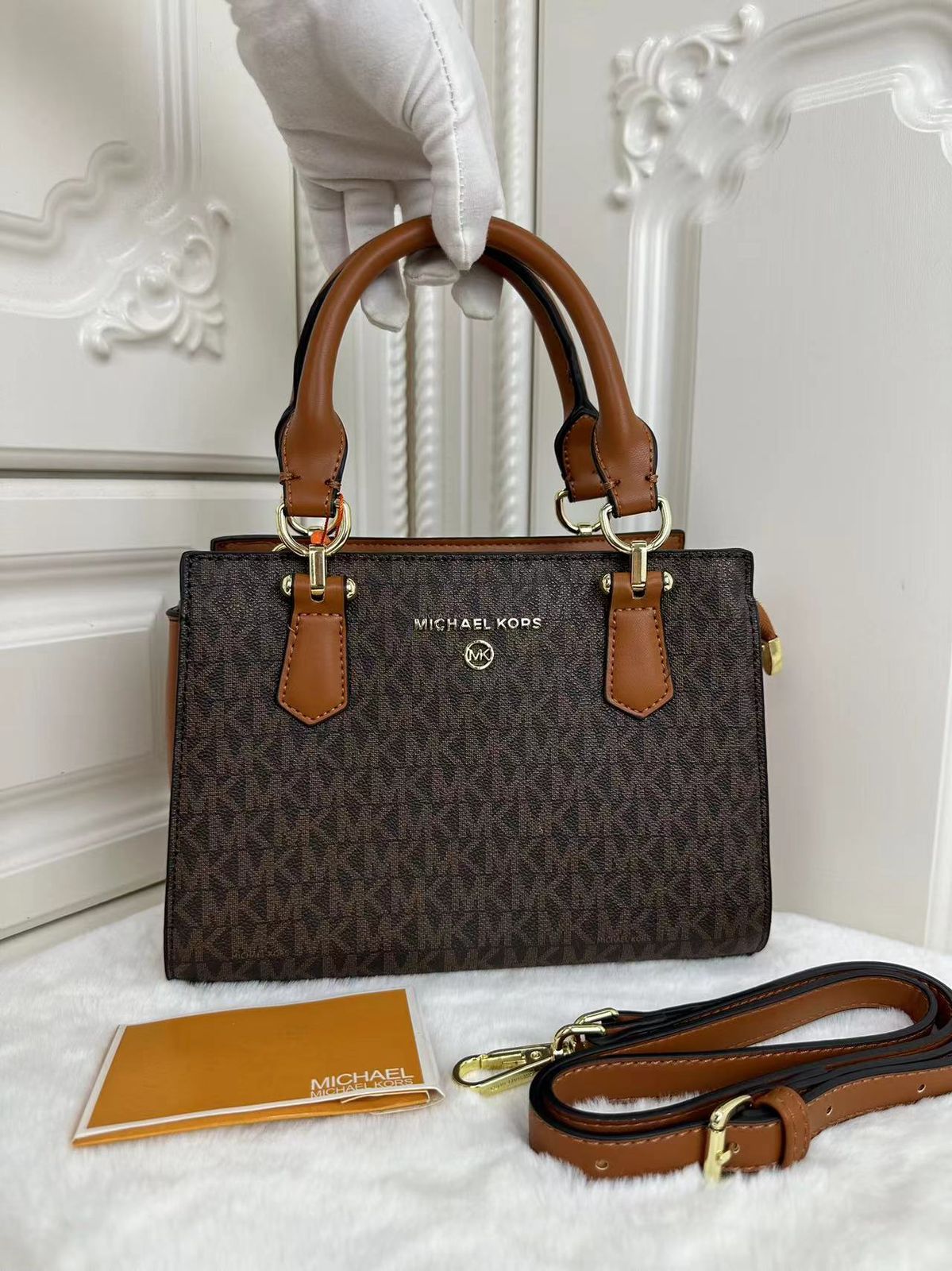 MICHAEL KORS MARILYN MONOGRAM SIGNATURE LEATHER SATCHEL BAG