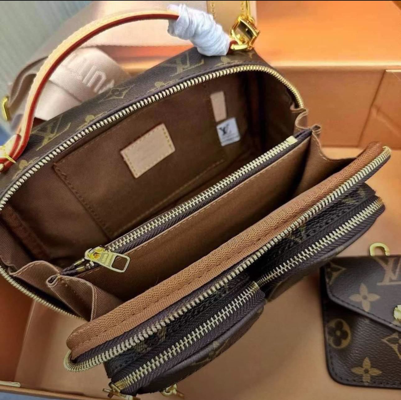 LOUIS VUITTON PRE-OWNED UTILITY CAMERA CROSSBODY BAG