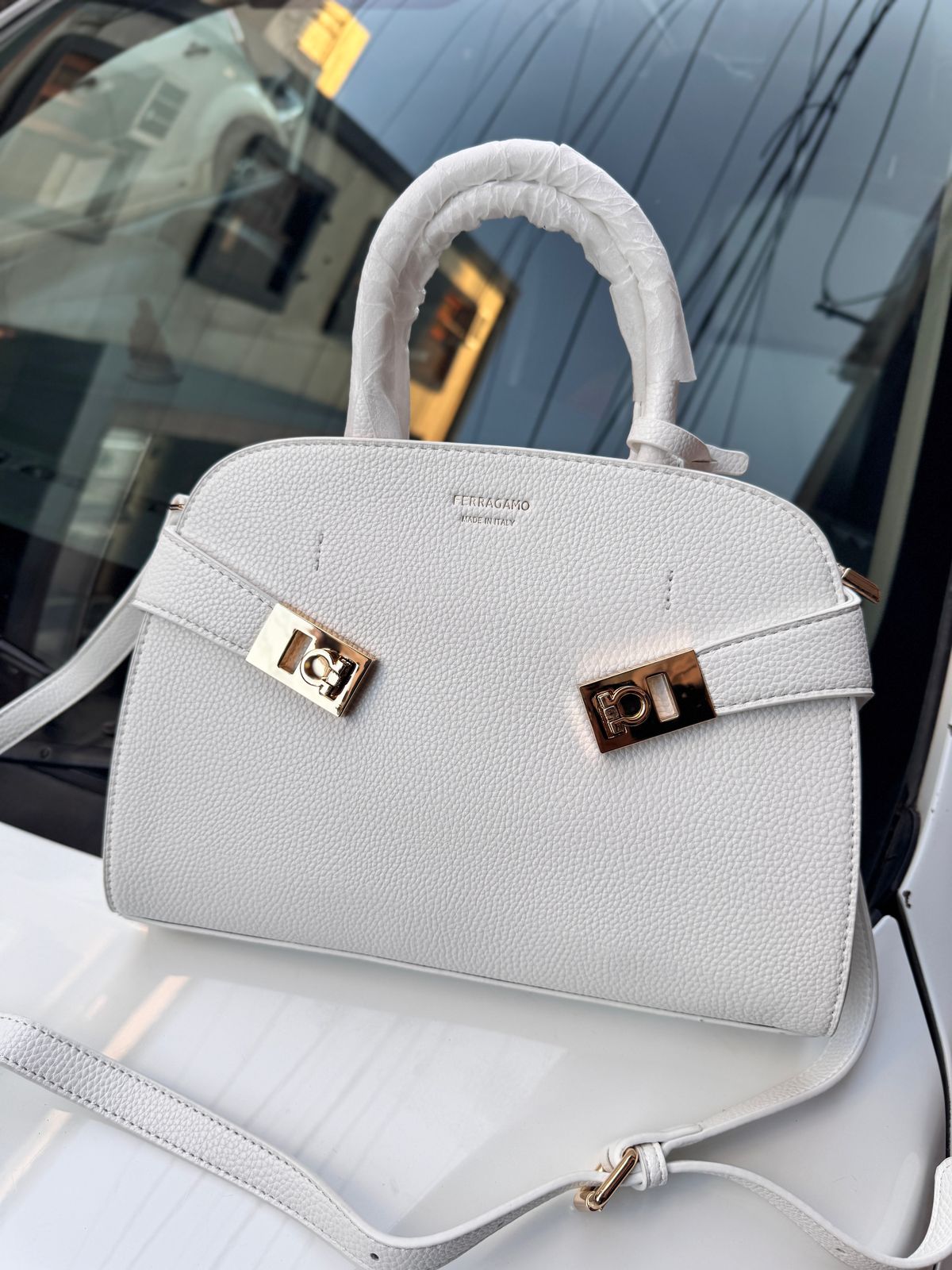 FERRAGAMO HUG HANDBAG