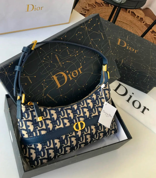 DIOR 30 MONTAIGNE SMALL HOBO SHOULDER BAG