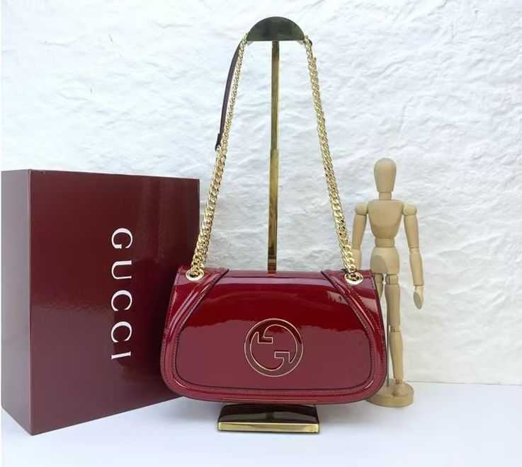 GUCCI BLONDIE PATENT SHOULDER BAGS IN TWO SIZES