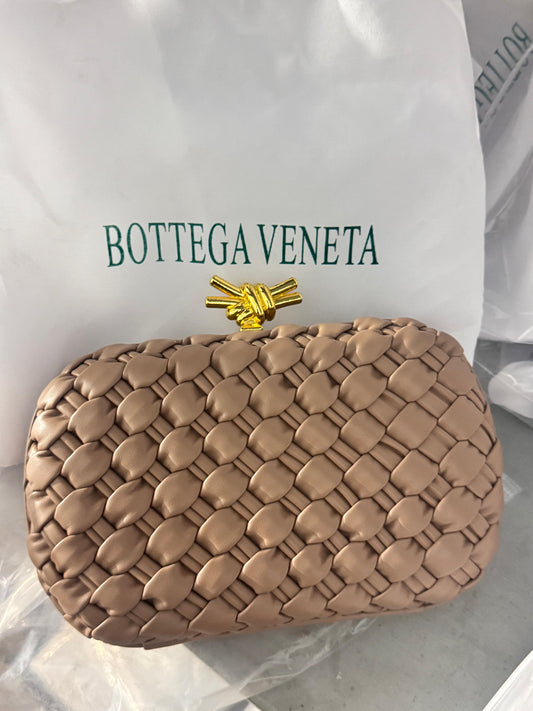 BOTTEGA CLUTCH