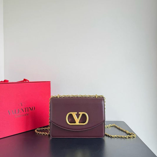 VALENTINO GARAVANI VAIN SHOULDER BAGS