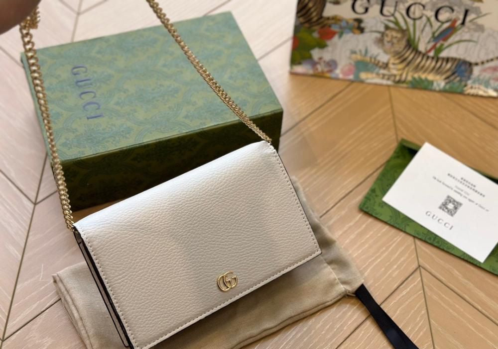 GUCCI MARMONT CHAIN LEATHER SLING BAG