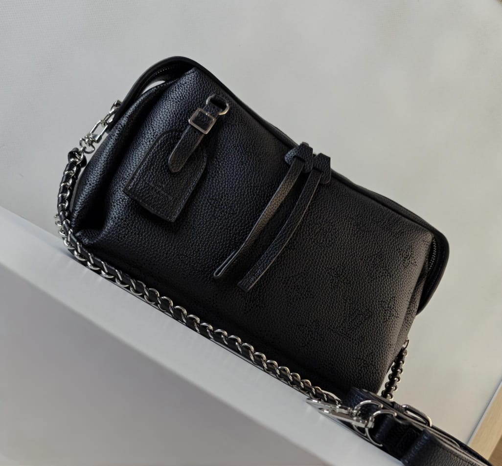 LOUIS VUITTON MAHINA