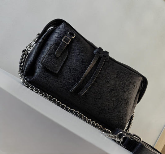 LOUIS VUITTON MAHINA
