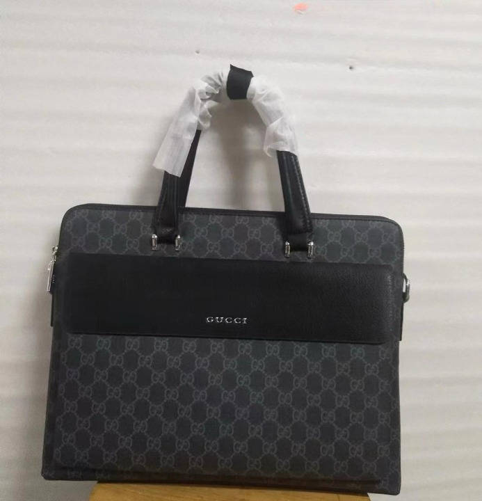 ASSORTED BRANDED LAPTOP BAGS