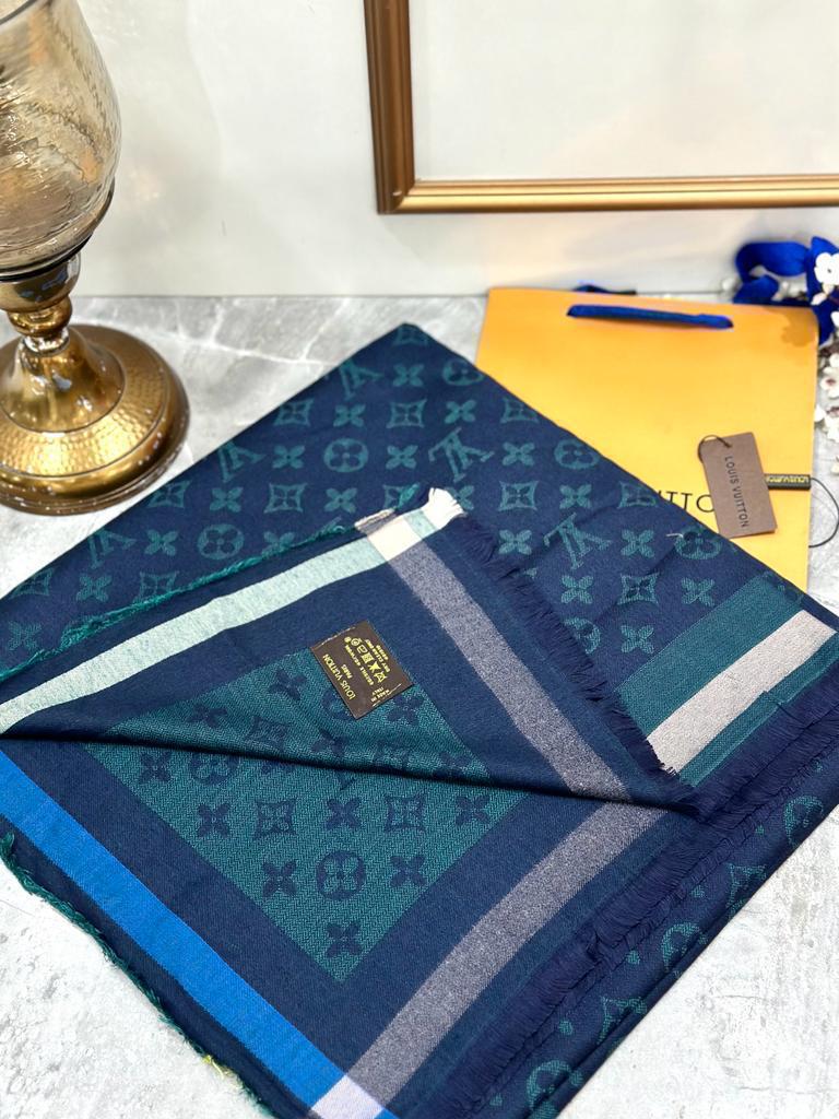 LOUIS VUITTON SEMI WOOLLEN STOLE