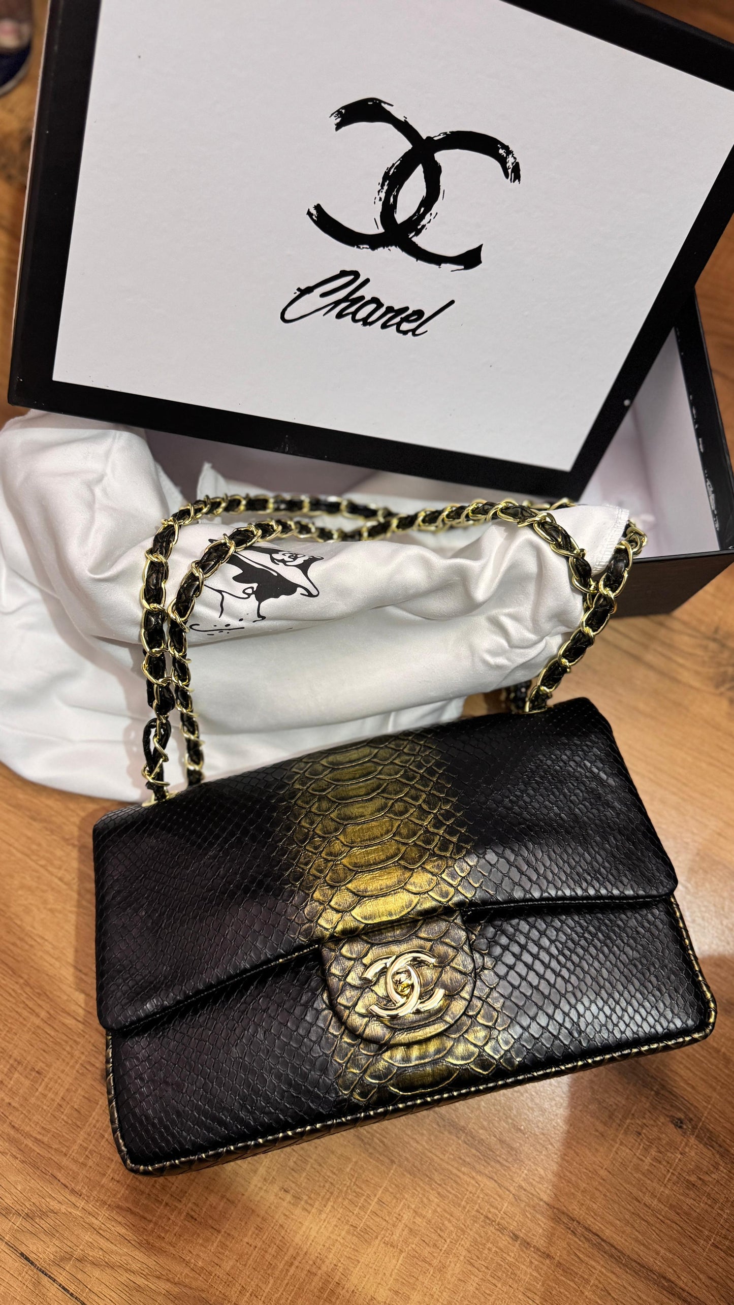 CHANEL JUMBO CLASSIC SNAKE EFFECT