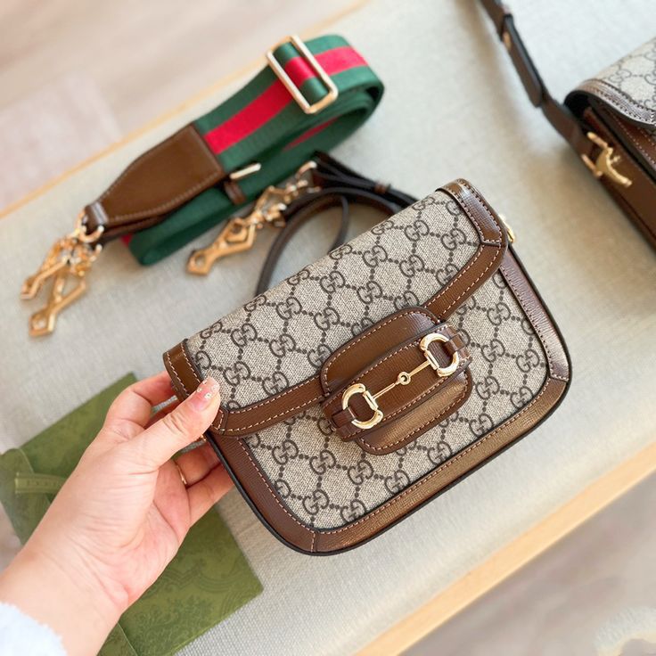 GUCCI HORSEBIT SHOULDER BAG