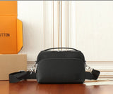 LOUIS VUITTON AVENUE MESSENGER BAGS