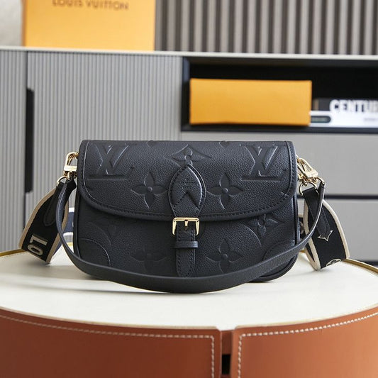 LOUIS VUITTON DIANE