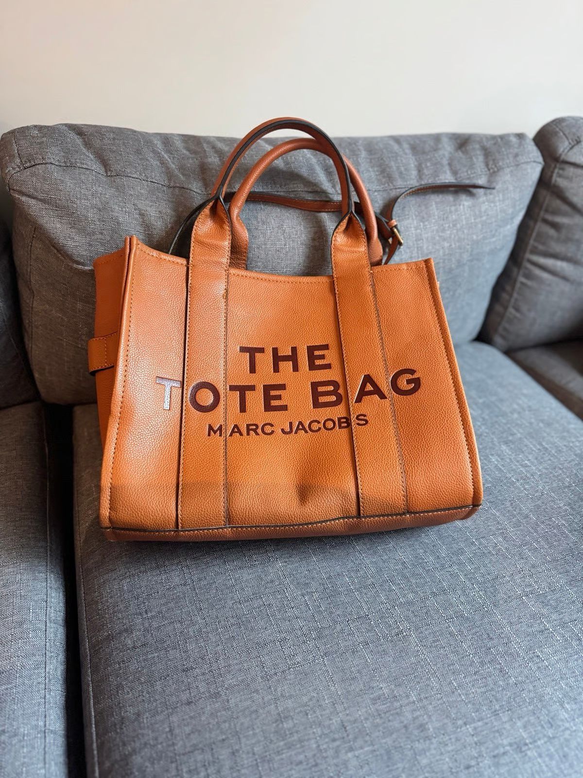 MARC JACOBS TOTE BAGS