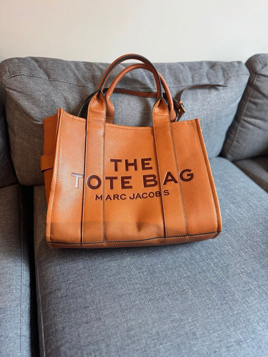 MARC JACOBS TOTE BAGS