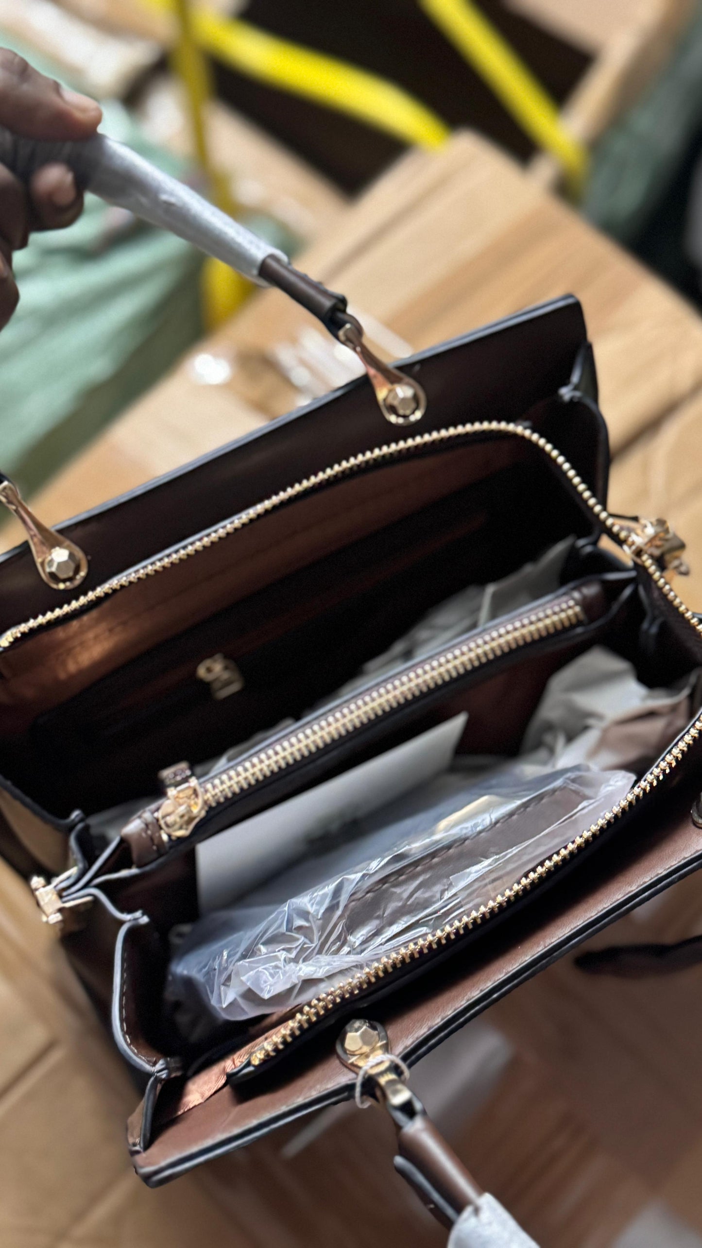 COACH HANDBAGS WITH PARTITION INSIDE AND LONG BELT
