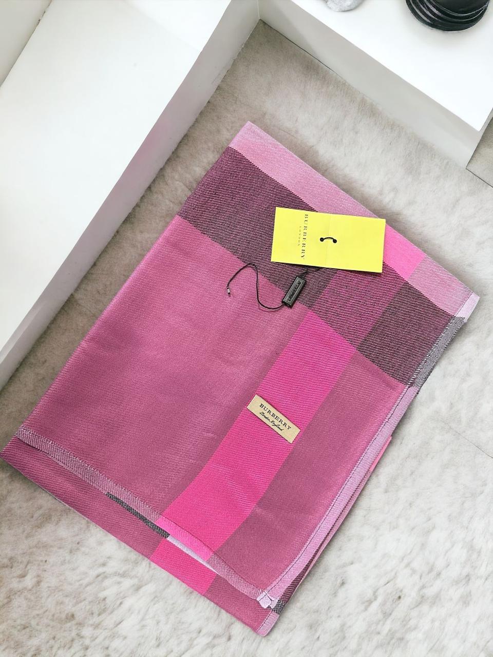 BURBERRY STOLE COLLECTION