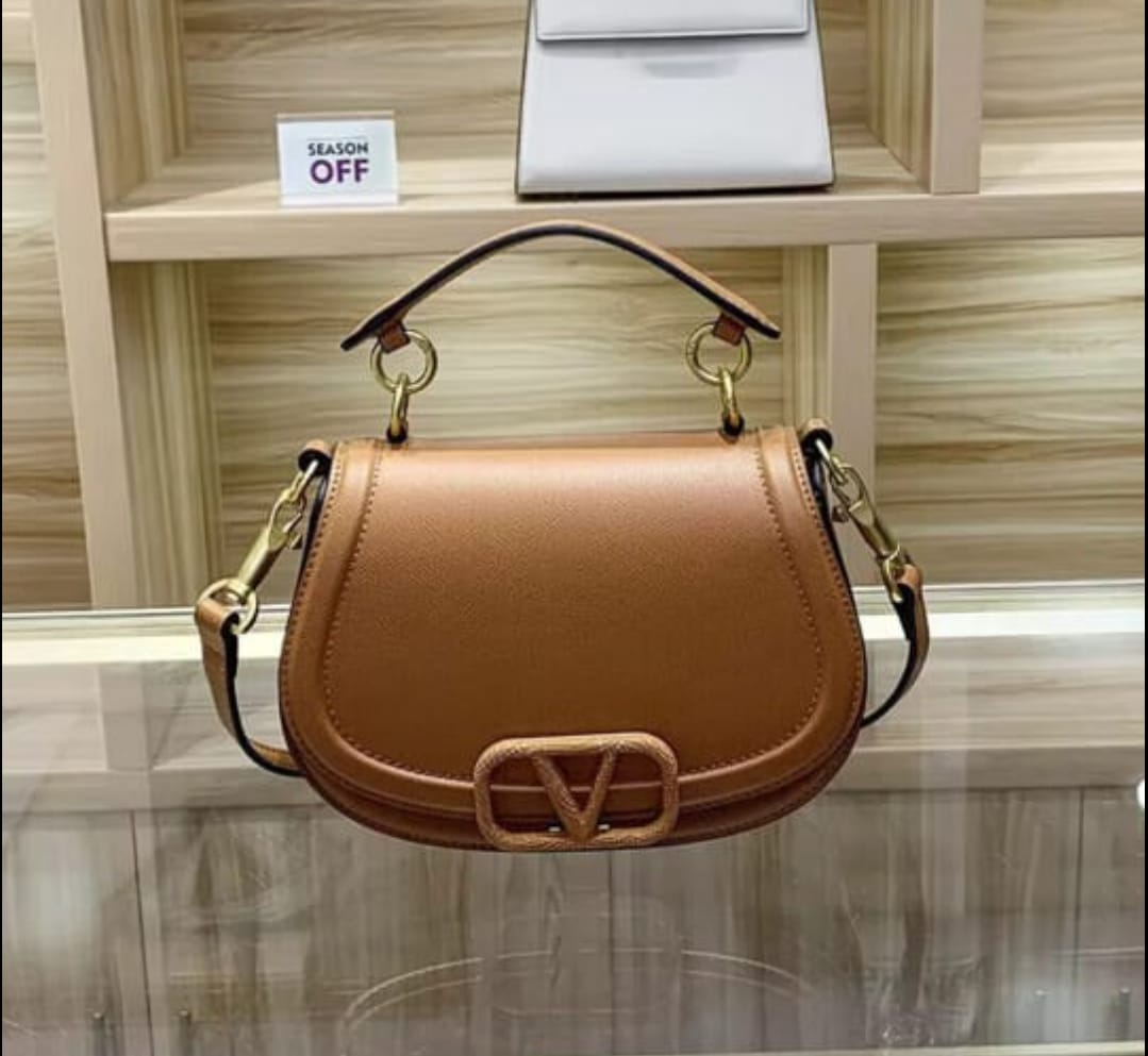 VALENTINO GARAVANI VSLING BAGS.
