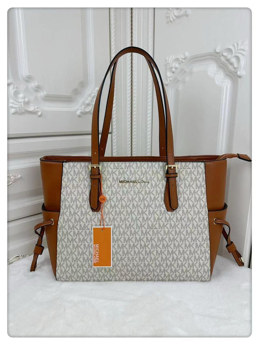 MICHAEL KORS EAST WEST VOYAGER
