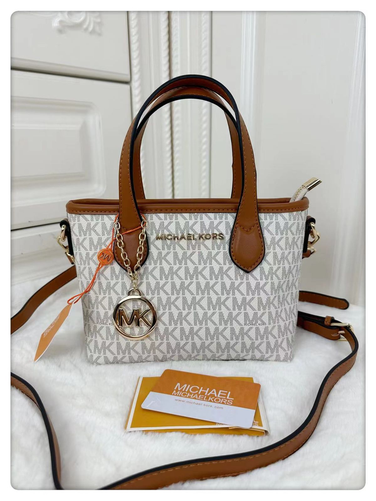 MICHAEL KORS SATCHEL