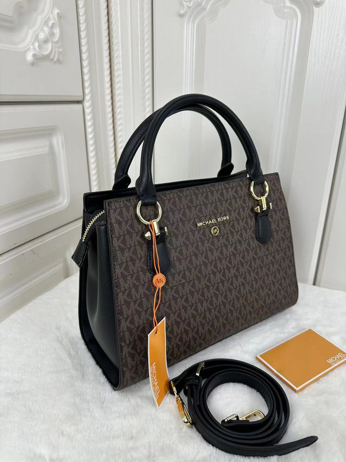 MICHAEL KORS MARILYN LARGE SAFFIANO HANDBAG