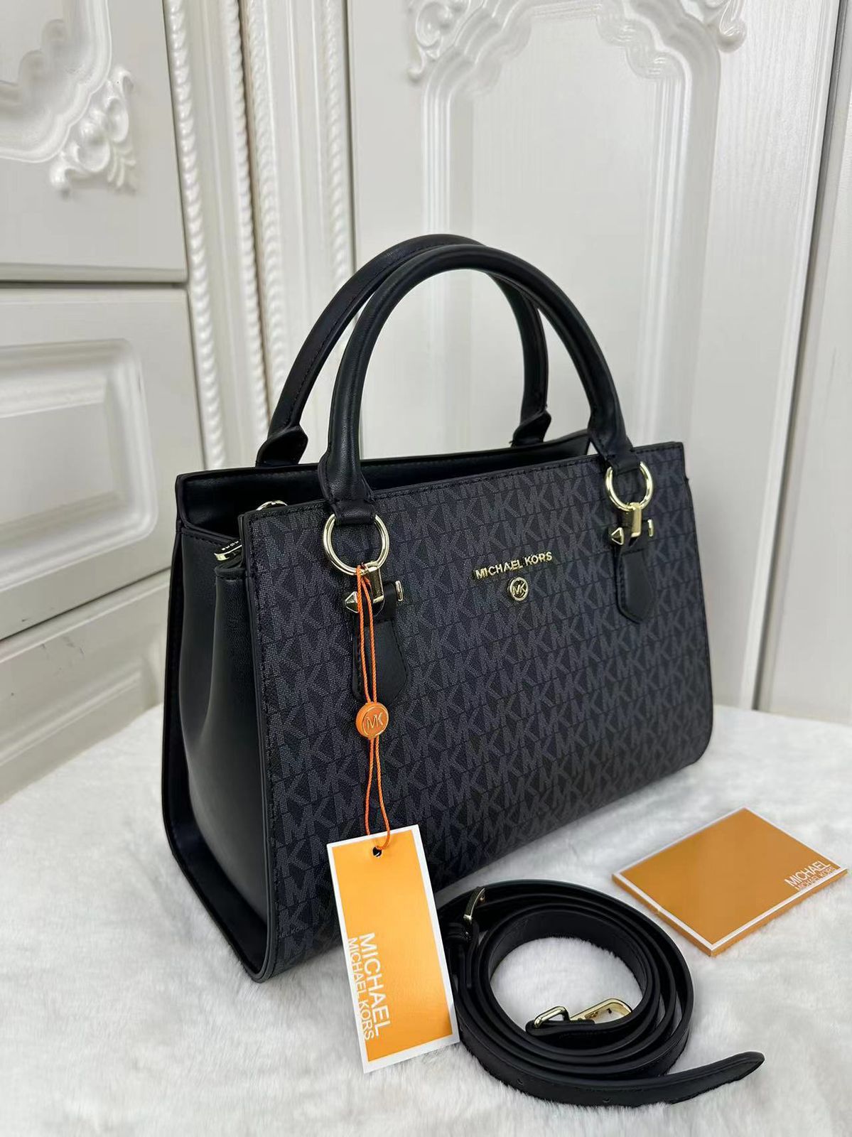 MICHAEL KORS MARILYN LARGE SAFFIANO HANDBAG