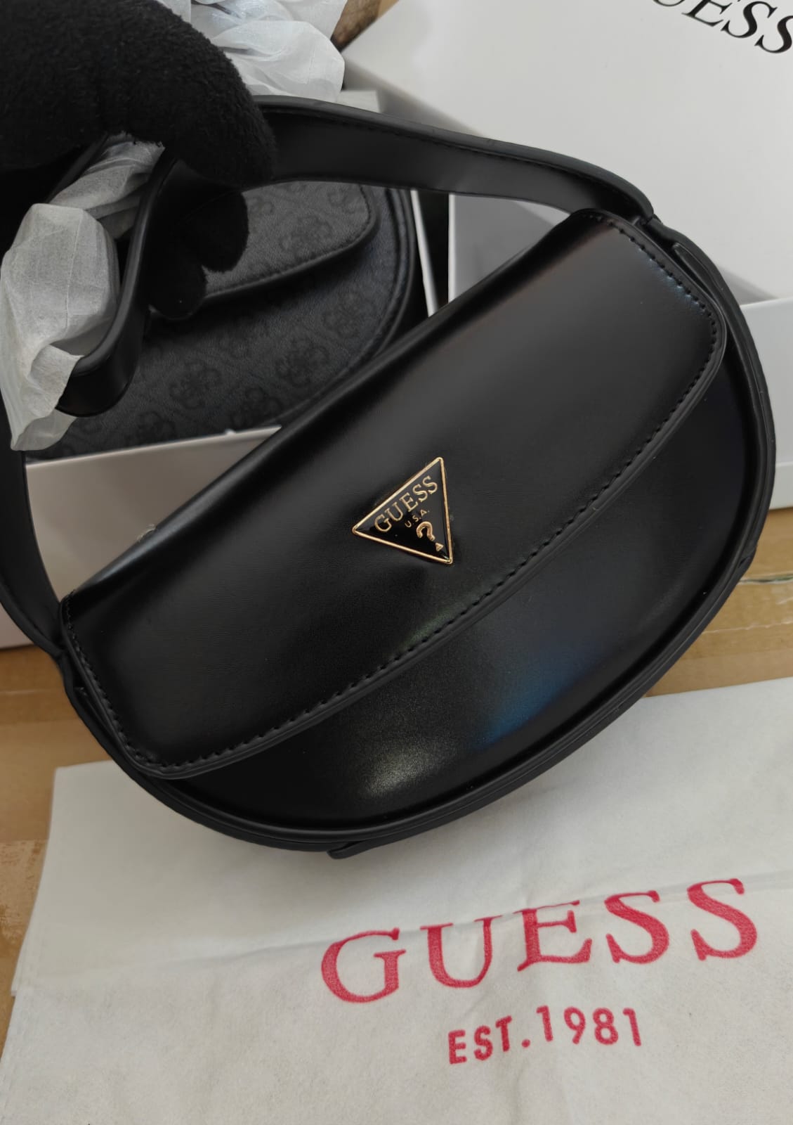 GUESS ARNELA SHOULDER BAGS