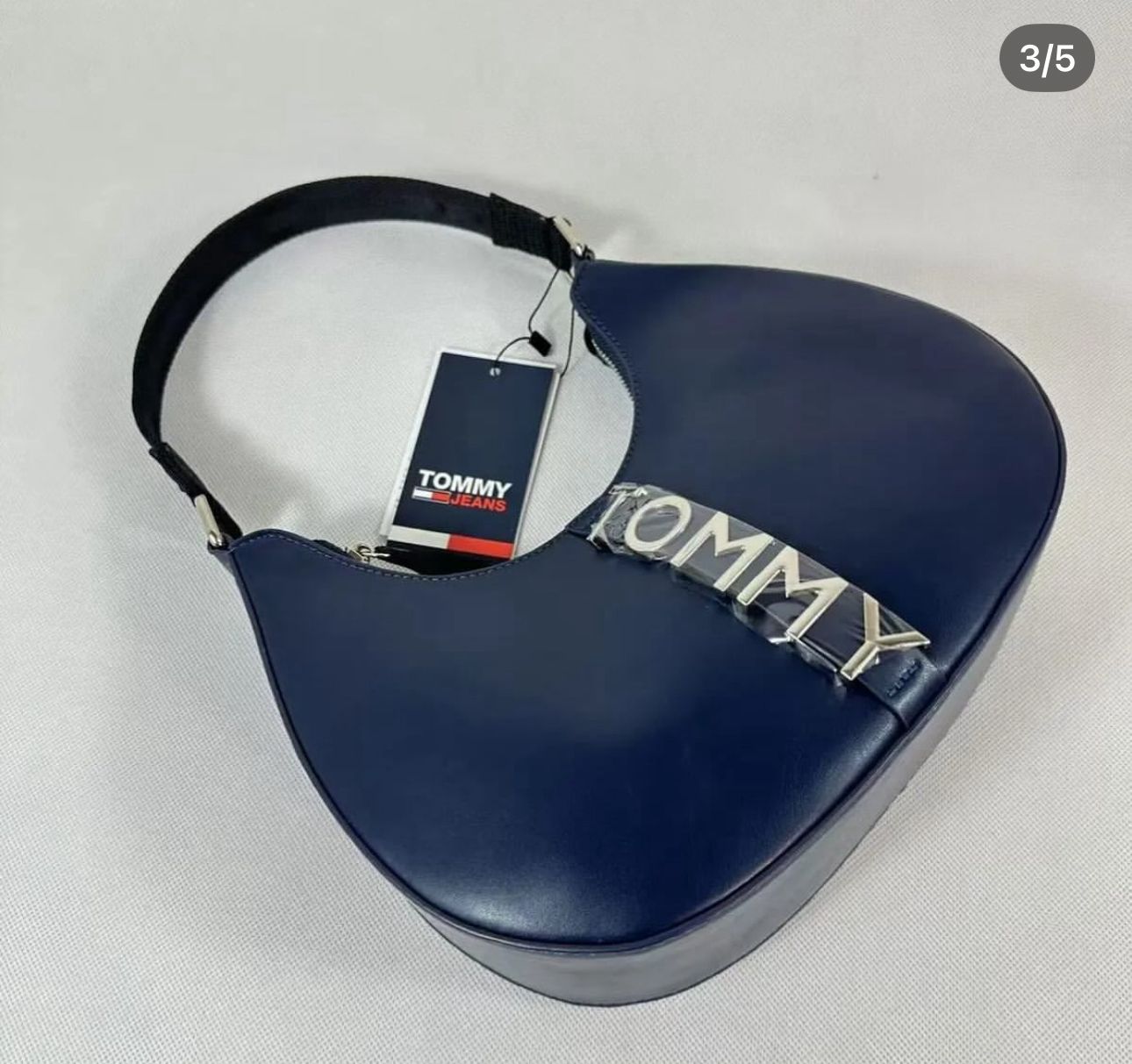 TOMMY JEANS CITY SHOULDER BAG